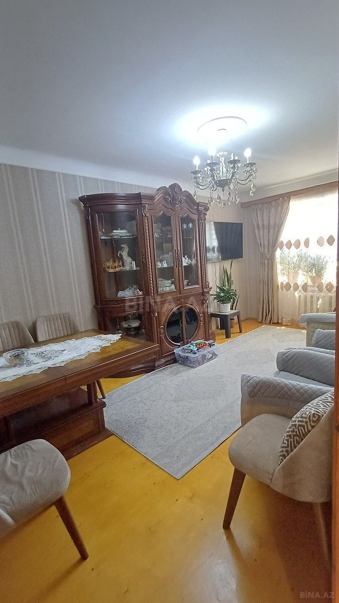 3 otaqlı Köhnə tikili, Əhmədli m., Bakı