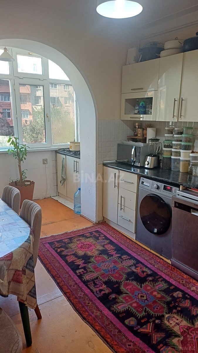 3 otaqlı Köhnə tikili, Əhmədli m., Bakı