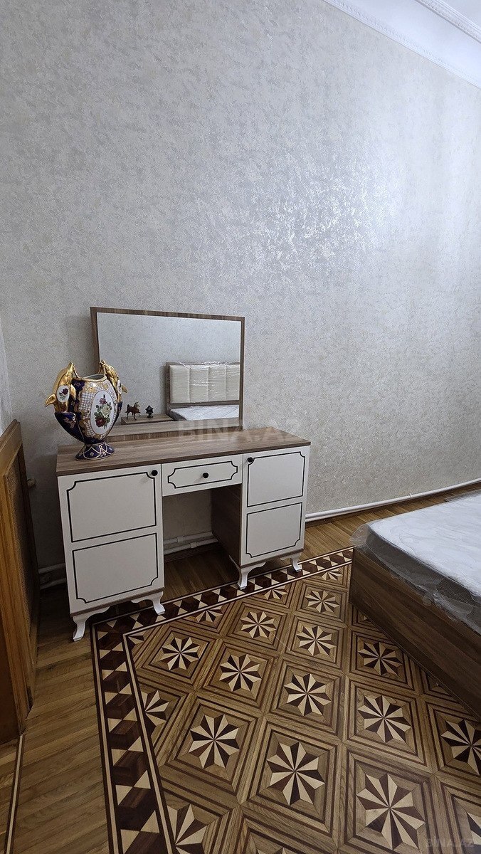 3 otaqlı Köhnə tikili, Nəsimi r., Bakı