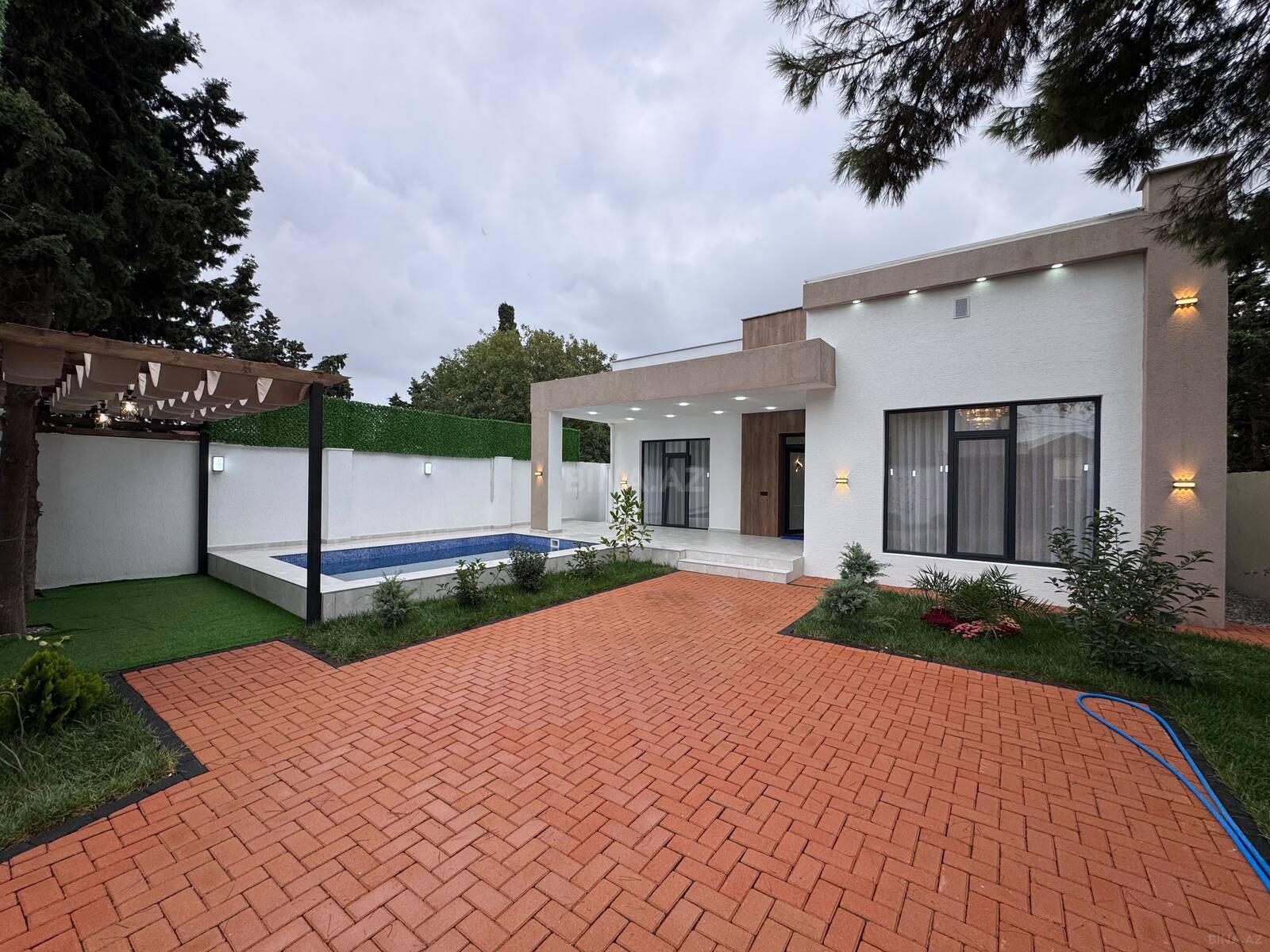 4 otaqlı Həyət evi/Bağ evi, Şüvəlan q., Bakı