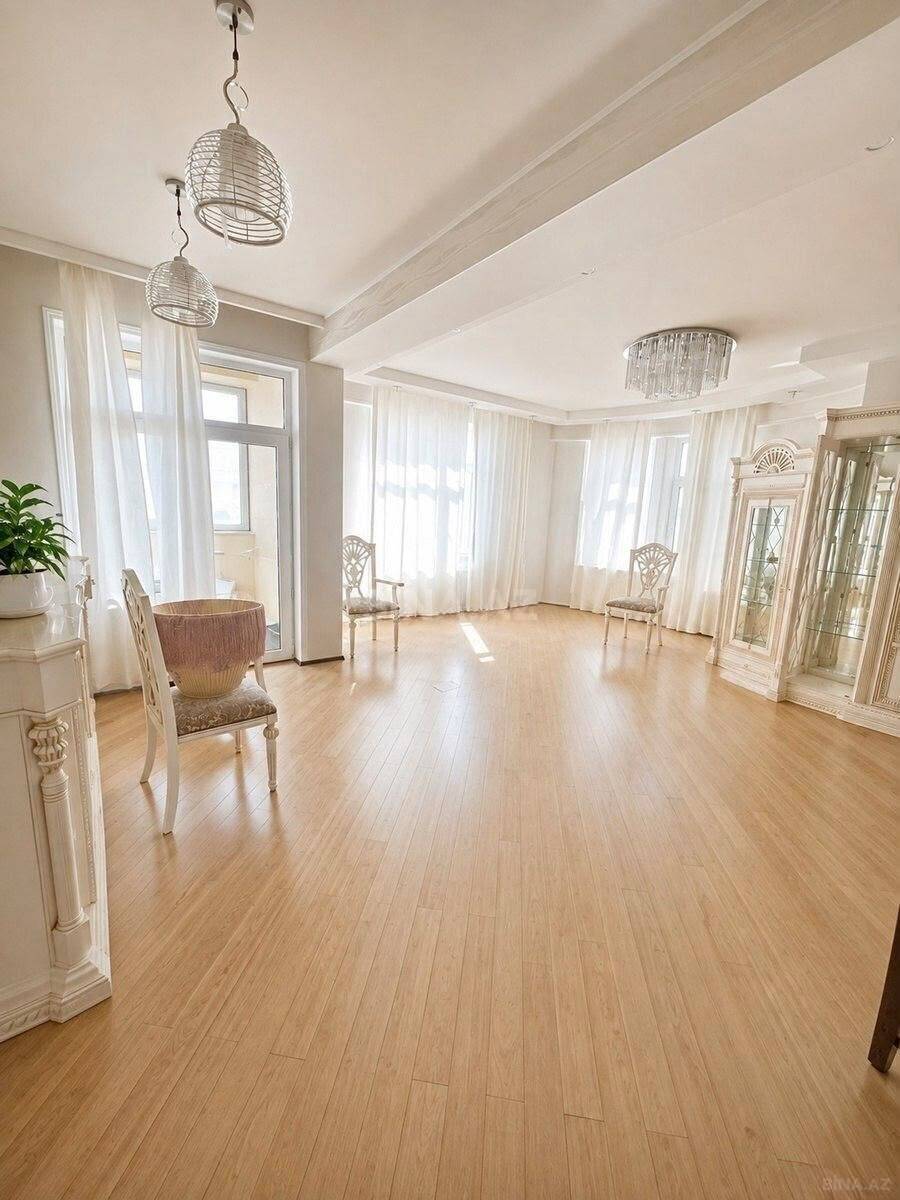 3 otaqlı Yeni tikili, Nizami m., Bakı