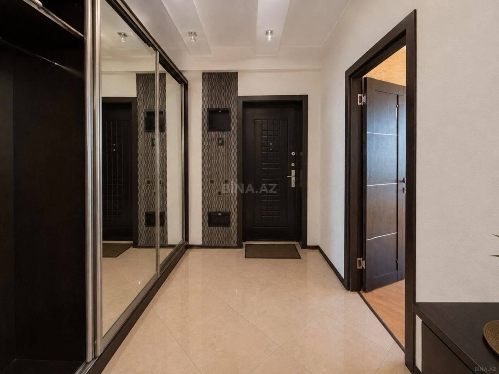 3 otaqlı Yeni tikili, Nizami m., Bakı