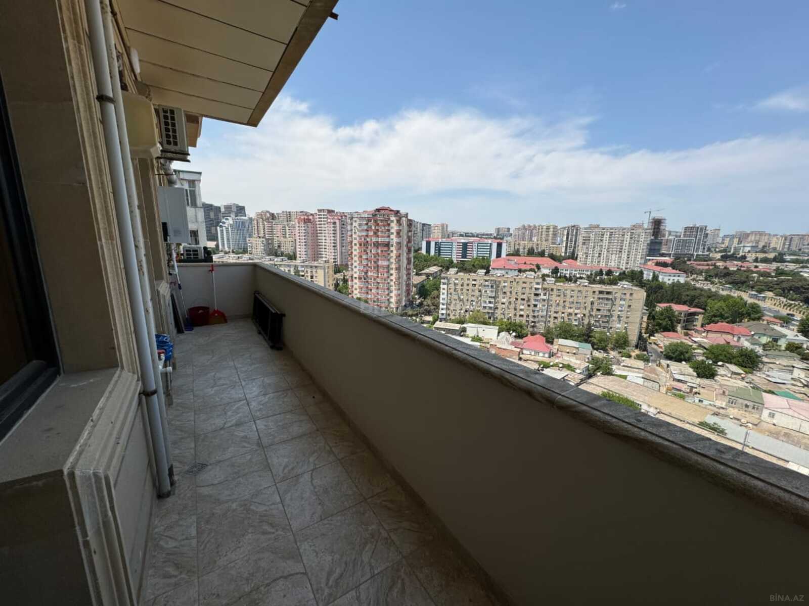 3 otaqlı Yeni tikili, 8 Noyabr m., Bakı