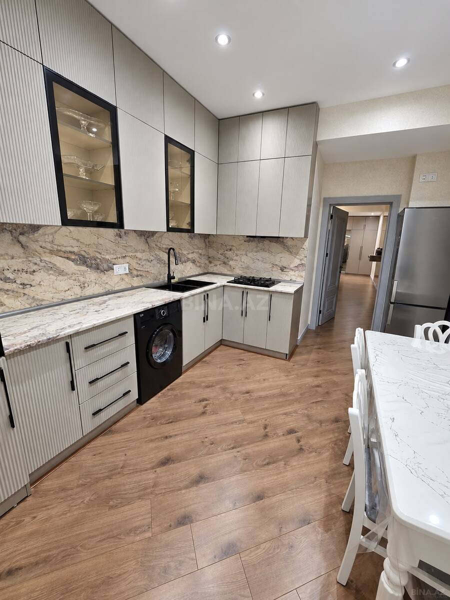 3 otaqlı Yeni tikili, 28 May m., Bakı