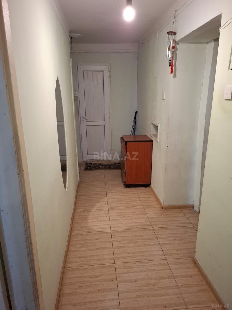 3 otaqlı Köhnə tikili, Memar Əcəmi m., Bakı