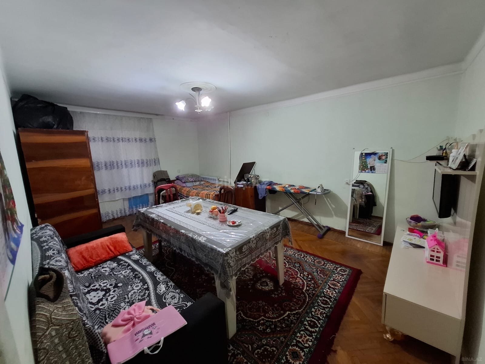 3 otaqlı Köhnə tikili, Memar Əcəmi m., Bakı