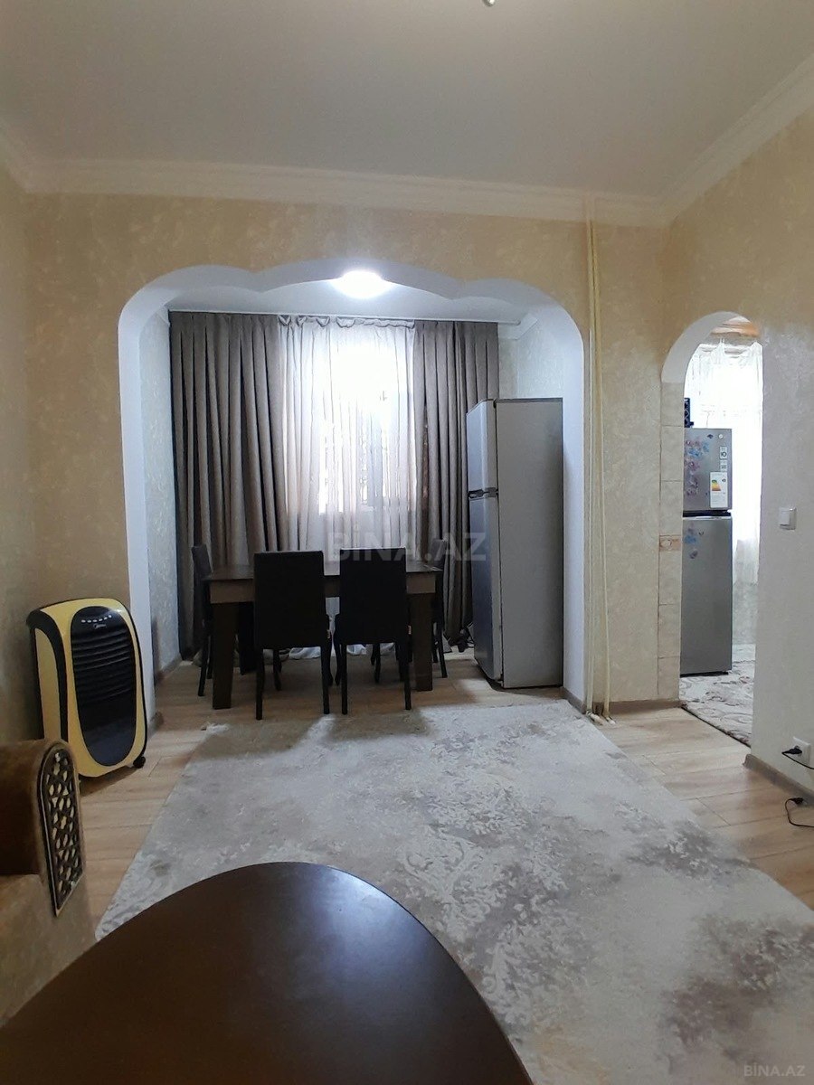 2 otaqlı Köhnə tikili, Memar Əcəmi m., Bakı