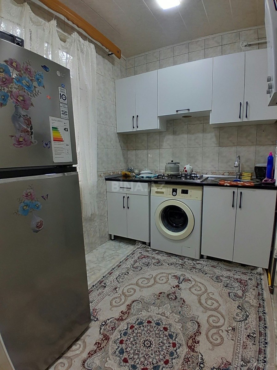 2 otaqlı Köhnə tikili, Memar Əcəmi m., Bakı