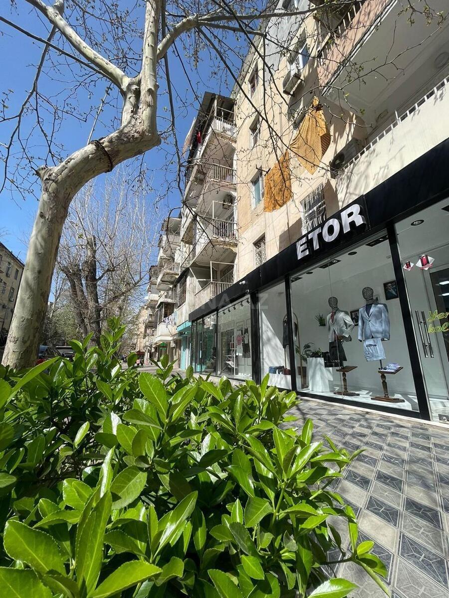 4 otaqlı Köhnə tikili, Elmlər Akademiyası m., Bakı