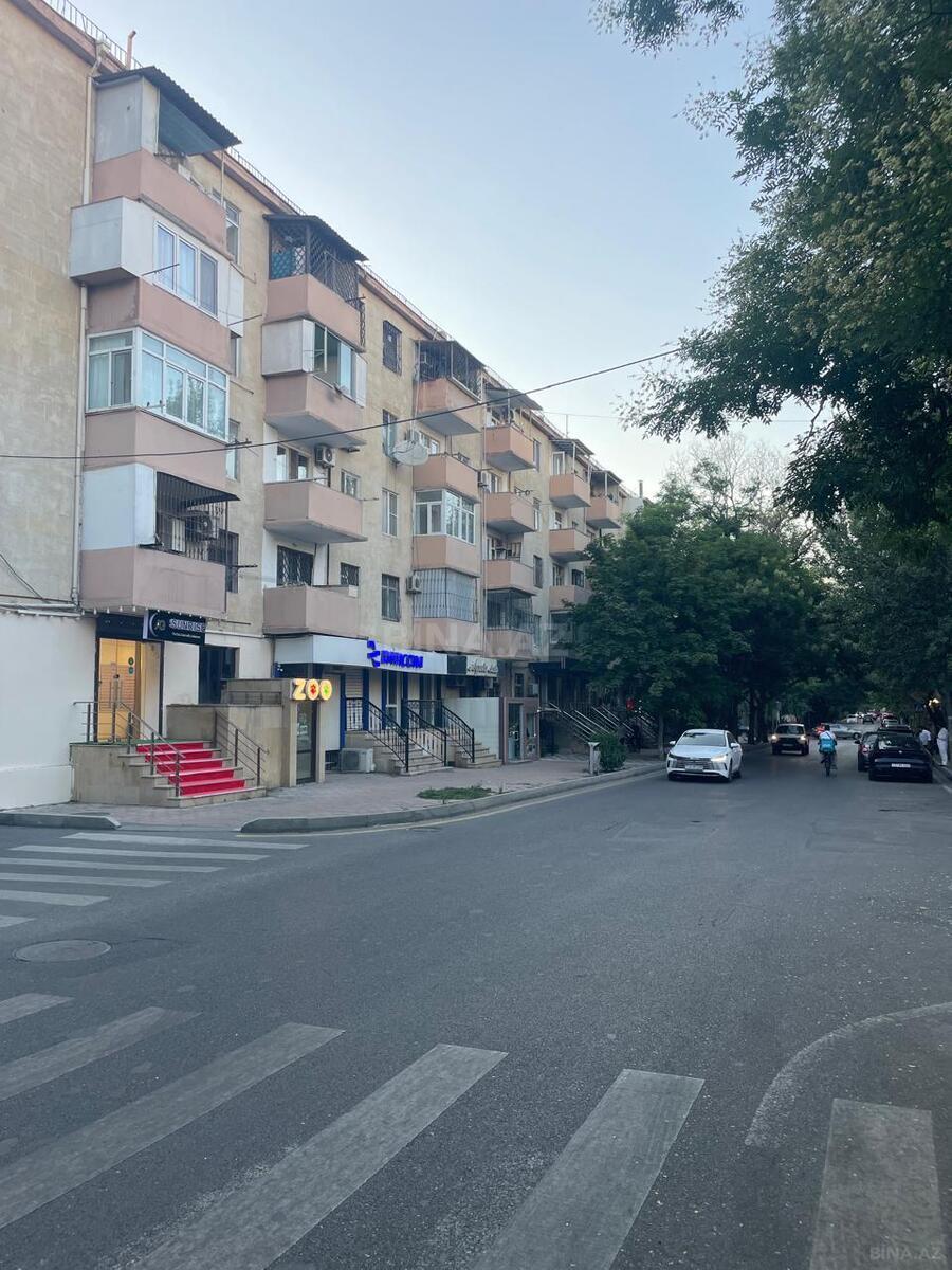 4 otaqlı Köhnə tikili, Elmlər Akademiyası m., Bakı