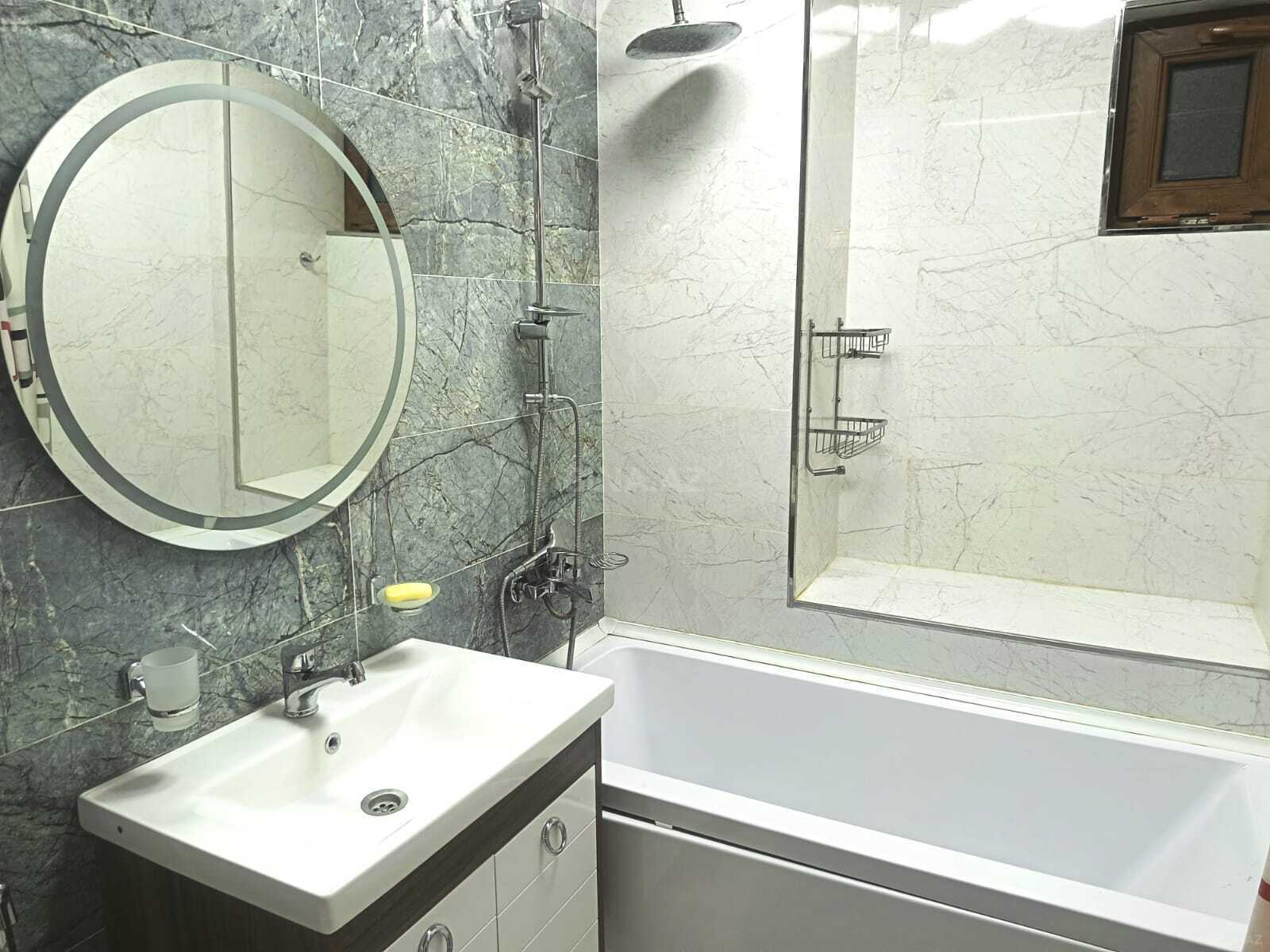3 otaqlı Köhnə tikili, 28 May m., Bakı