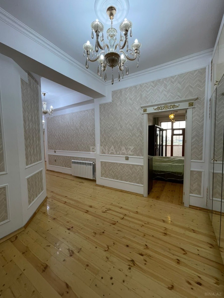 3 otaqlı Yeni tikili, Şah İsmayıl Xətai m., Bakı