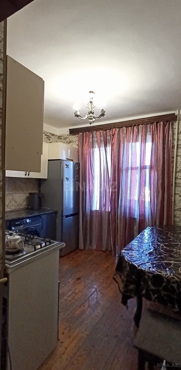 3 otaqlı Köhnə tikili, Əhmədli m., Bakı