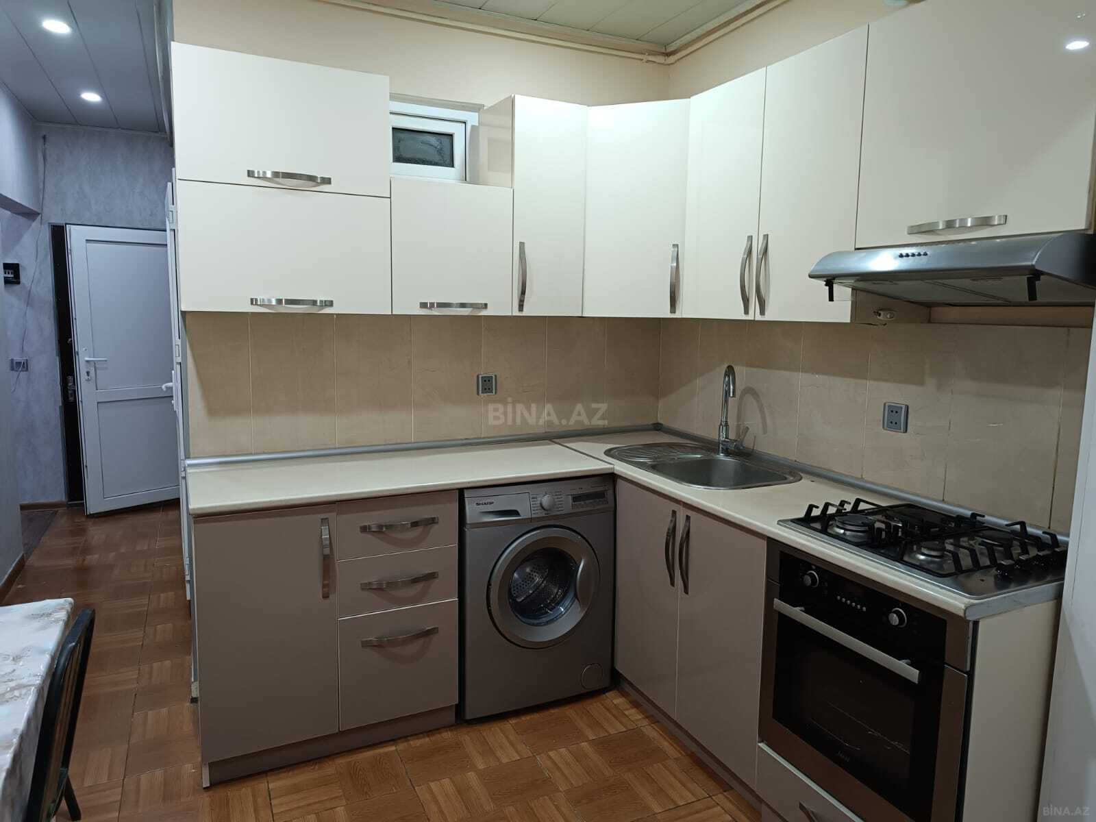 2 otaqlı Köhnə tikili, Bakıxanov q., Bakı