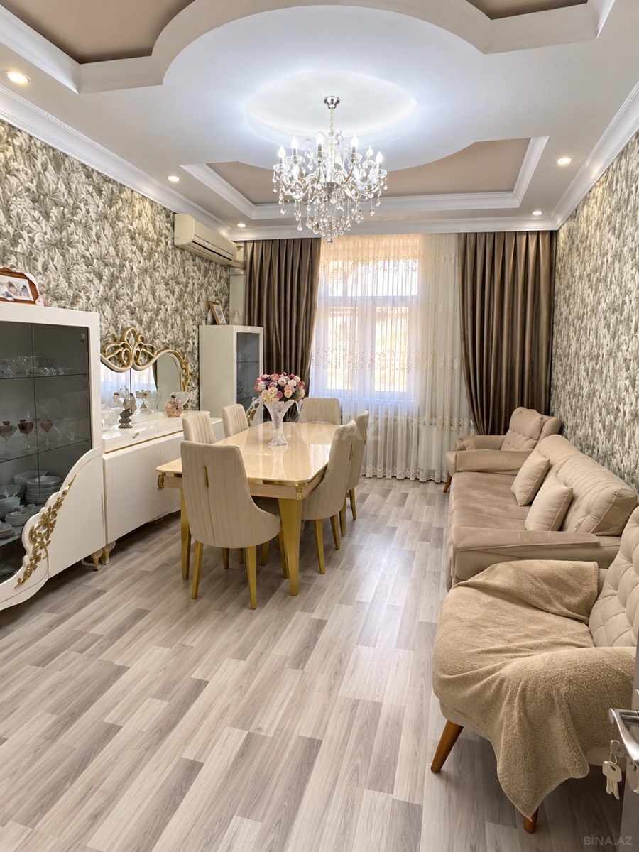 3 otaqlı Köhnə tikili, Memar Əcəmi m., Bakı