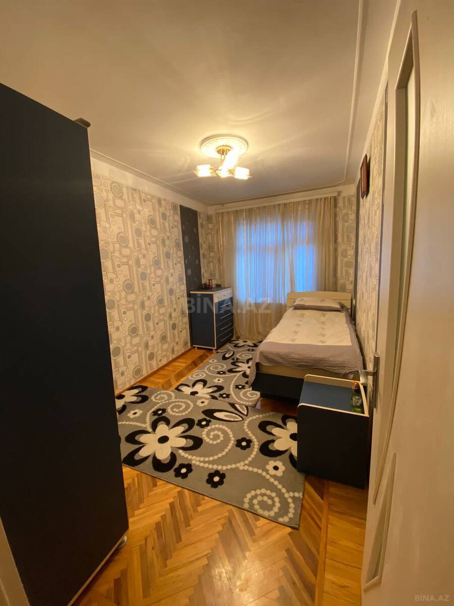4 otaqlı Köhnə tikili, Neftçilər m., Bakı