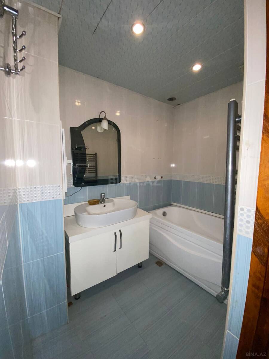 4 otaqlı Köhnə tikili, Neftçilər m., Bakı