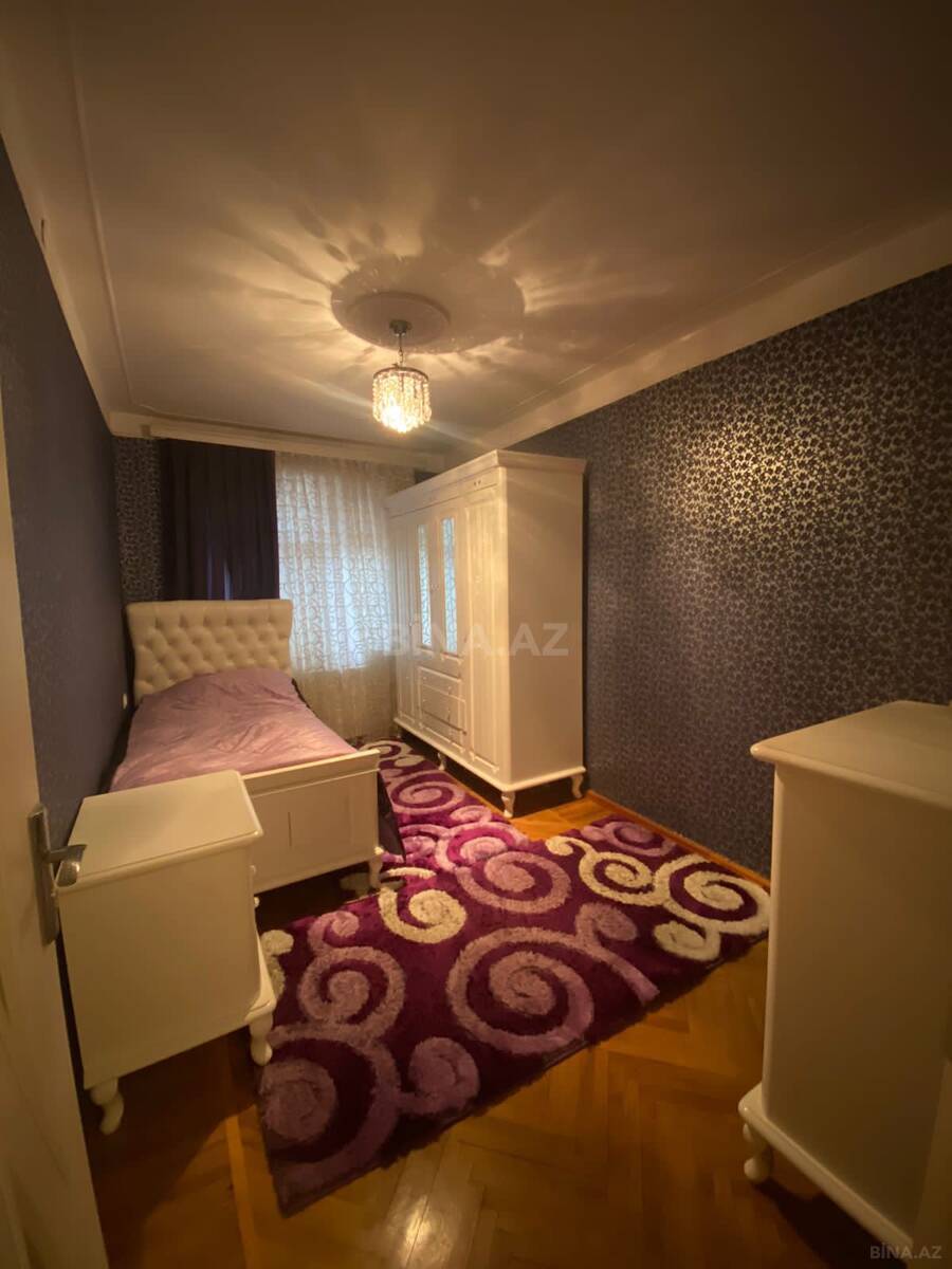 4 otaqlı Köhnə tikili, Neftçilər m., Bakı