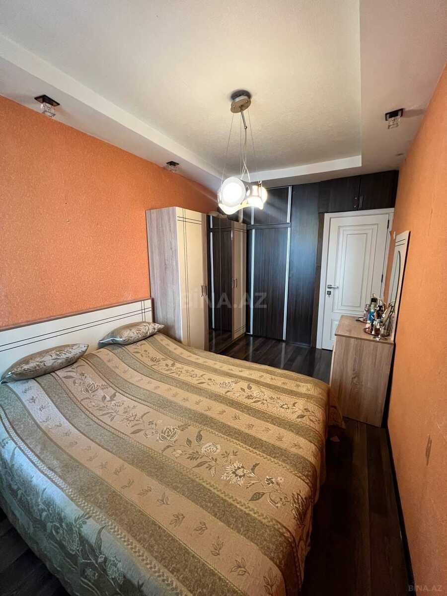 3 otaqlı Köhnə tikili, 8-ci mikrorayon q., Bakı