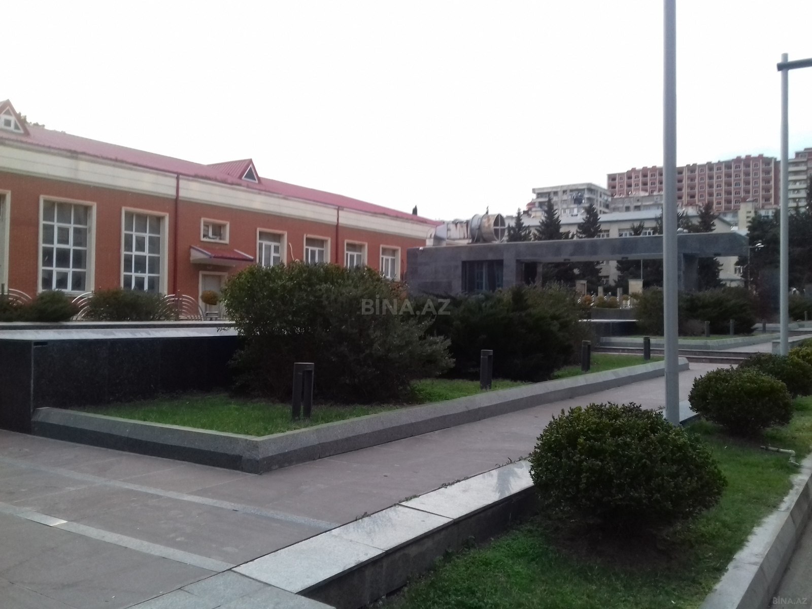 3 otaqlı Köhnə tikili, 8-ci mikrorayon q., Bakı