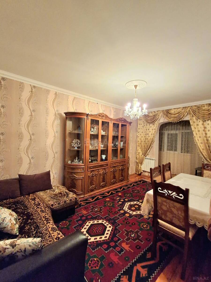 5 otaqlı Köhnə tikili, Xalqlar Dostluğu m., Bakı