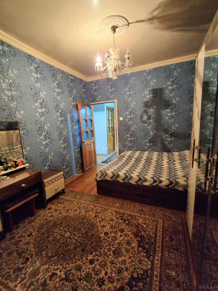 5 otaqlı Köhnə tikili, Xalqlar Dostluğu m., Bakı