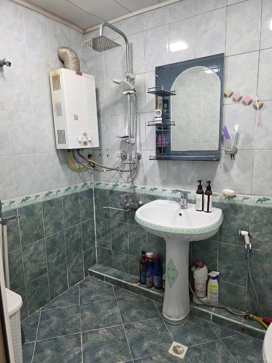 3 otaqlı Köhnə tikili, Xalqlar Dostluğu m., Bakı