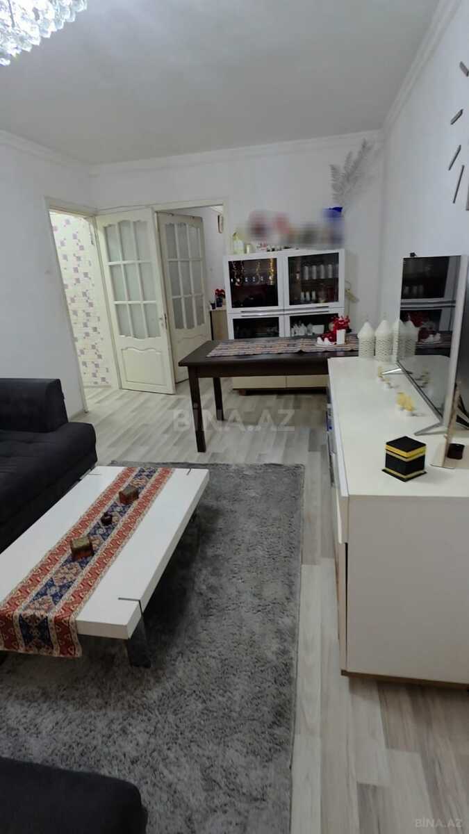 3 otaqlı Köhnə tikili, Xalqlar Dostluğu m., Bakı