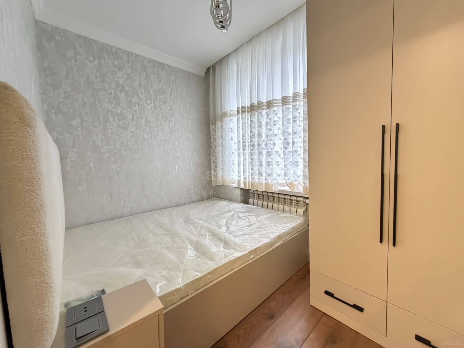 2 otaqlı Köhnə tikili, Qara Qarayev m., Bakı