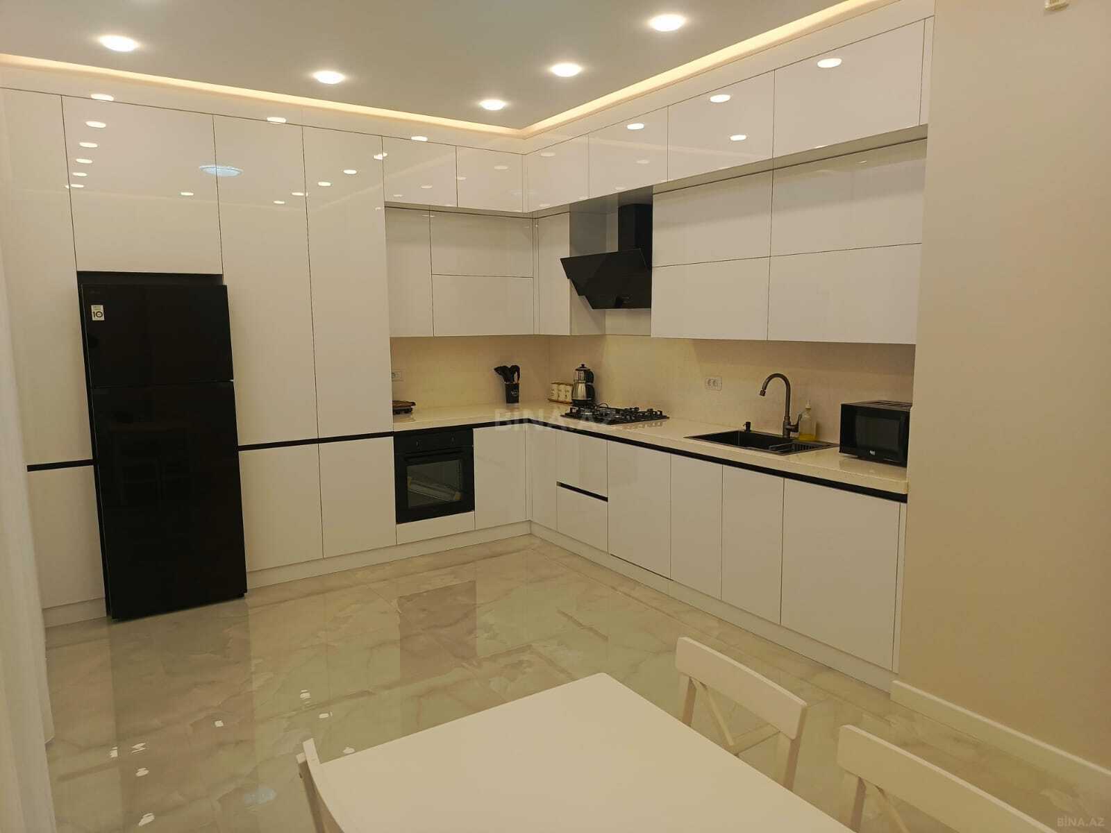 3 otaqlı Yeni tikili, Nizami m., Bakı
