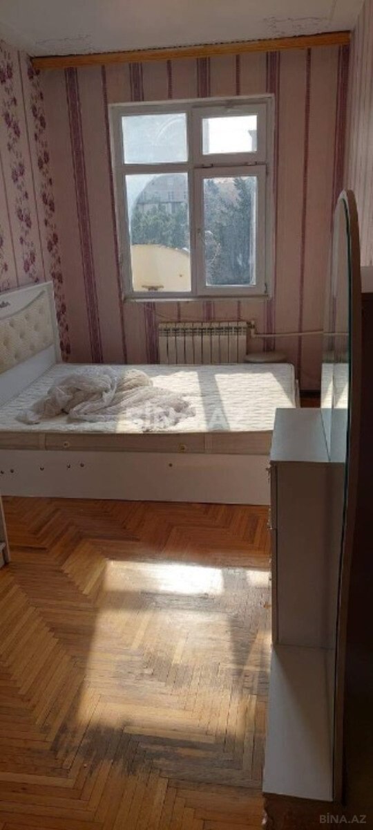 2 otaqlı Köhnə tikili, Memar Əcəmi m., Bakı
