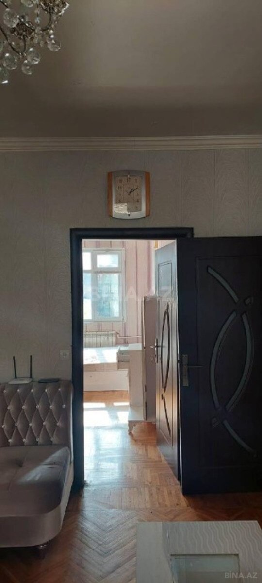 2 otaqlı Köhnə tikili, Memar Əcəmi m., Bakı