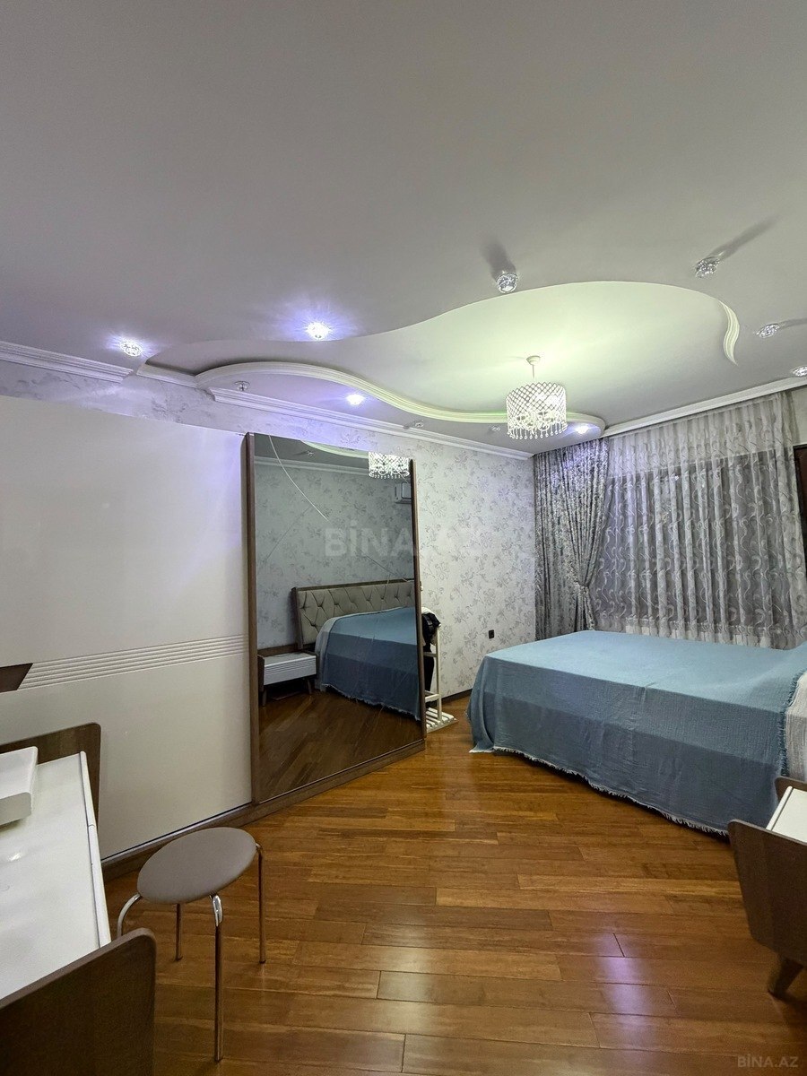 3 otaqlı Köhnə tikili, Xalqlar Dostluğu m., Bakı
