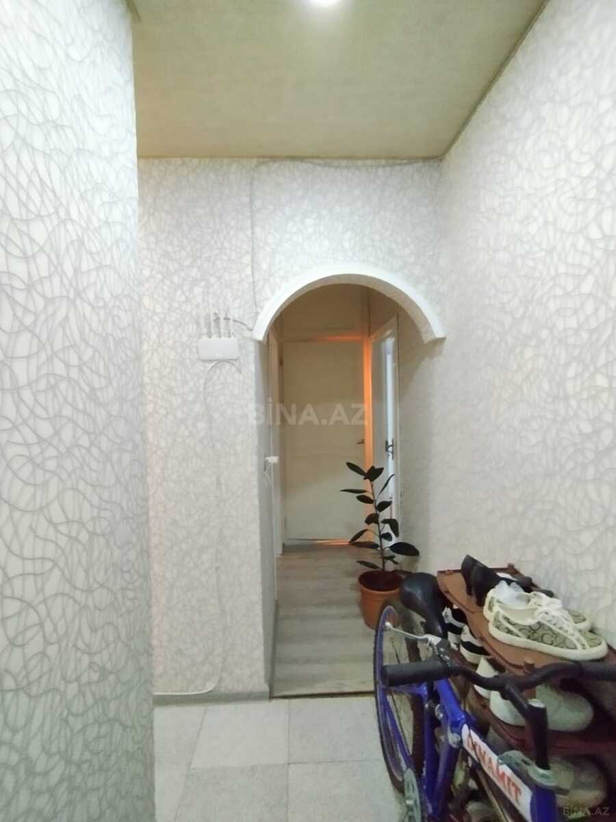 3 otaqlı Köhnə tikili, Memar Əcəmi m., Bakı