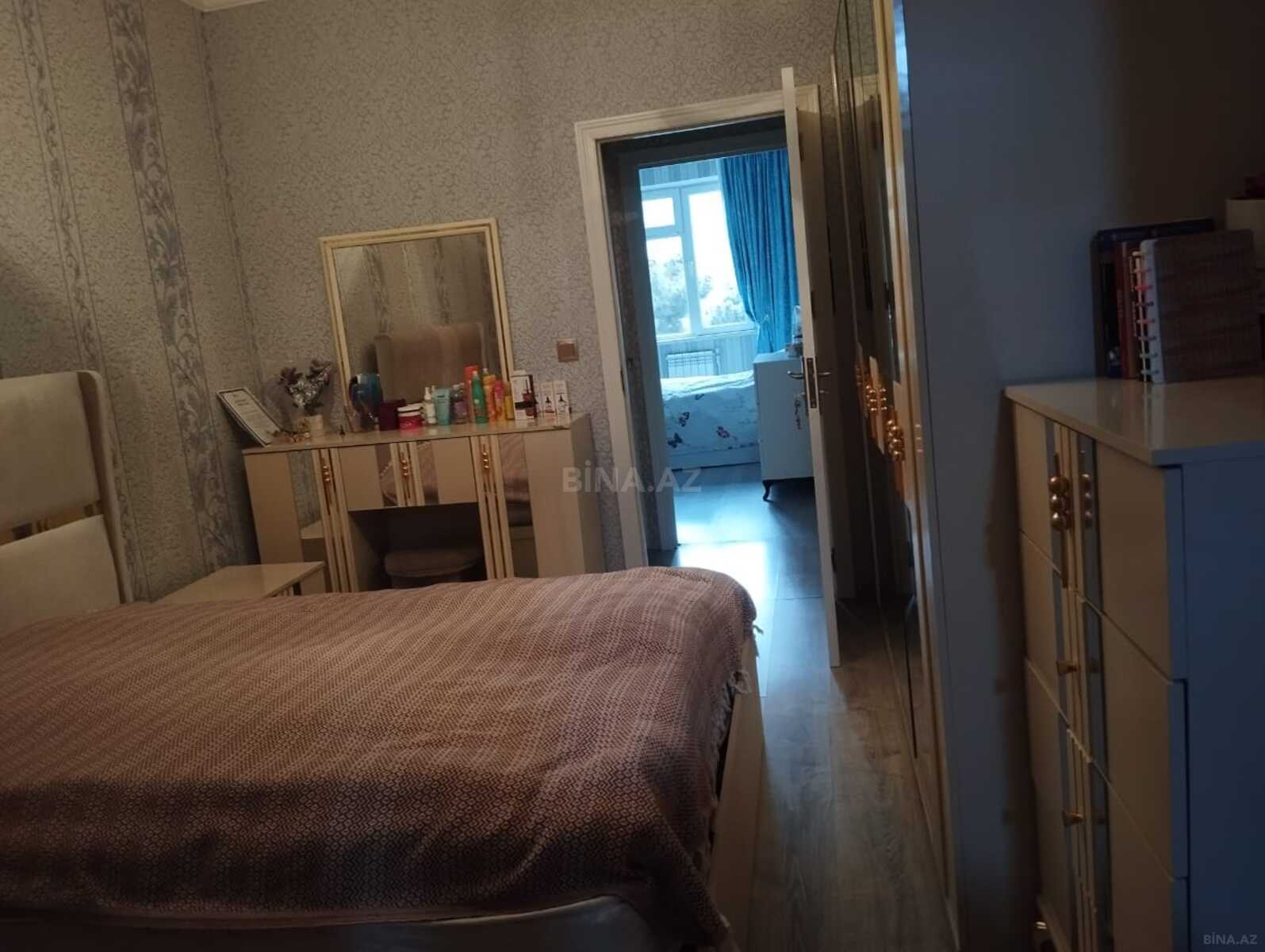 3 otaqlı Köhnə tikili, Memar Əcəmi m., Bakı