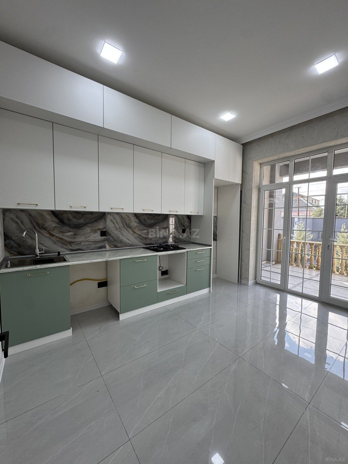 4 otaqlı Həyət evi/Bağ evi, Binə q., Bakı