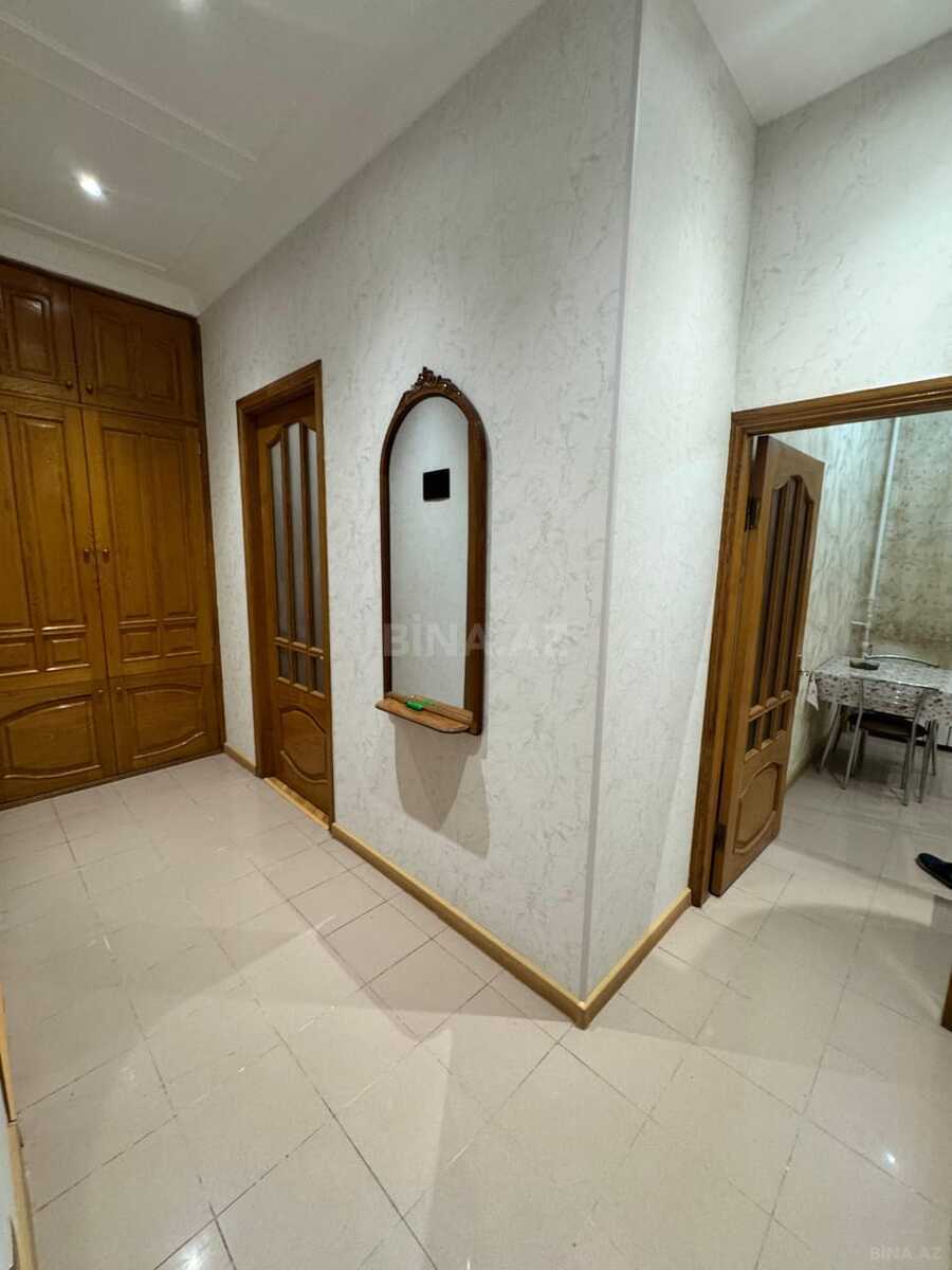 3 otaqlı Köhnə tikili, 28 May m., Bakı