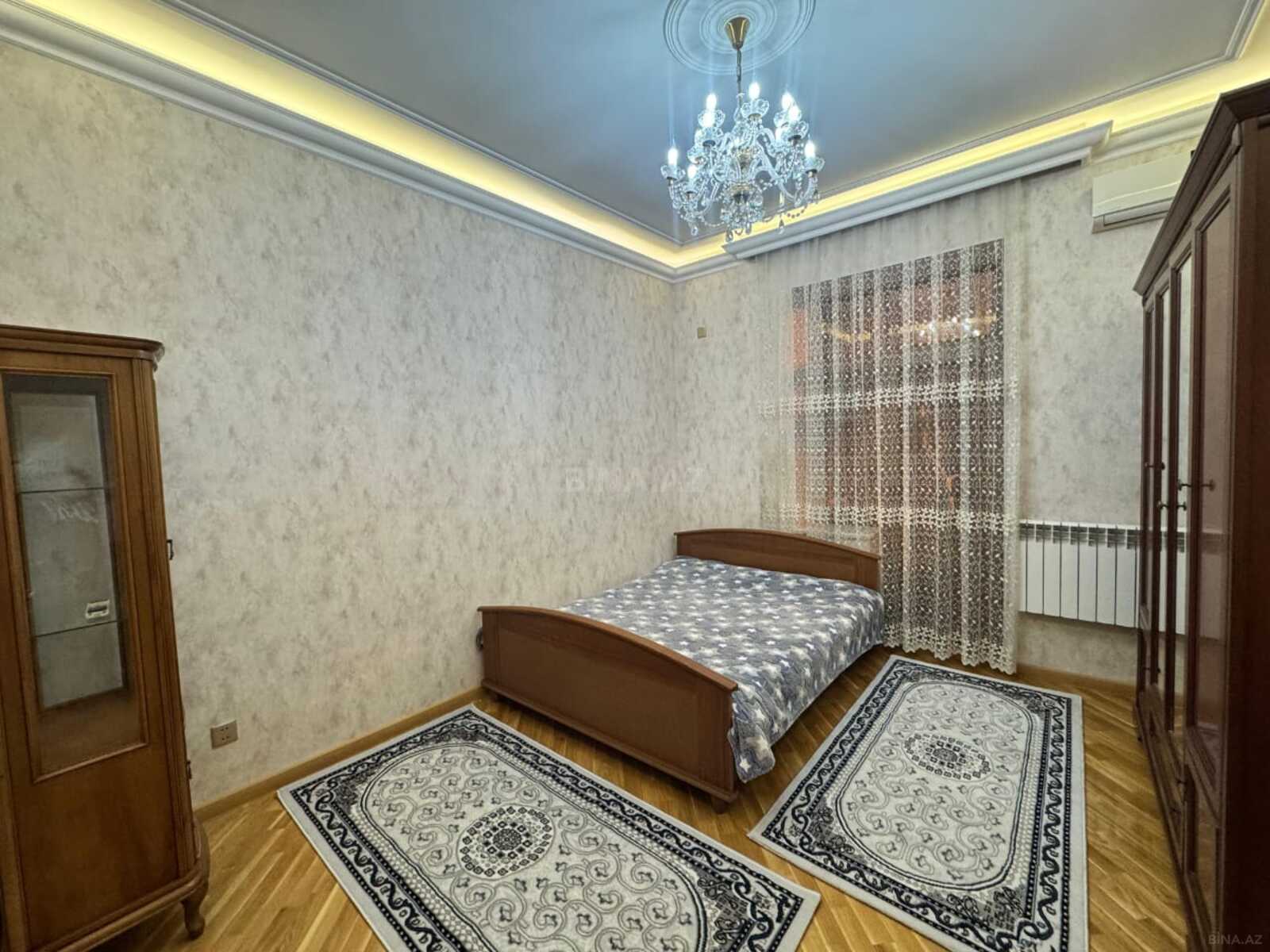 3 otaqlı Köhnə tikili, 28 May m., Bakı