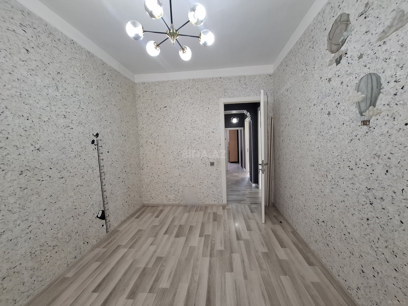3 otaqlı Köhnə tikili, Qara Qarayev m., Bakı