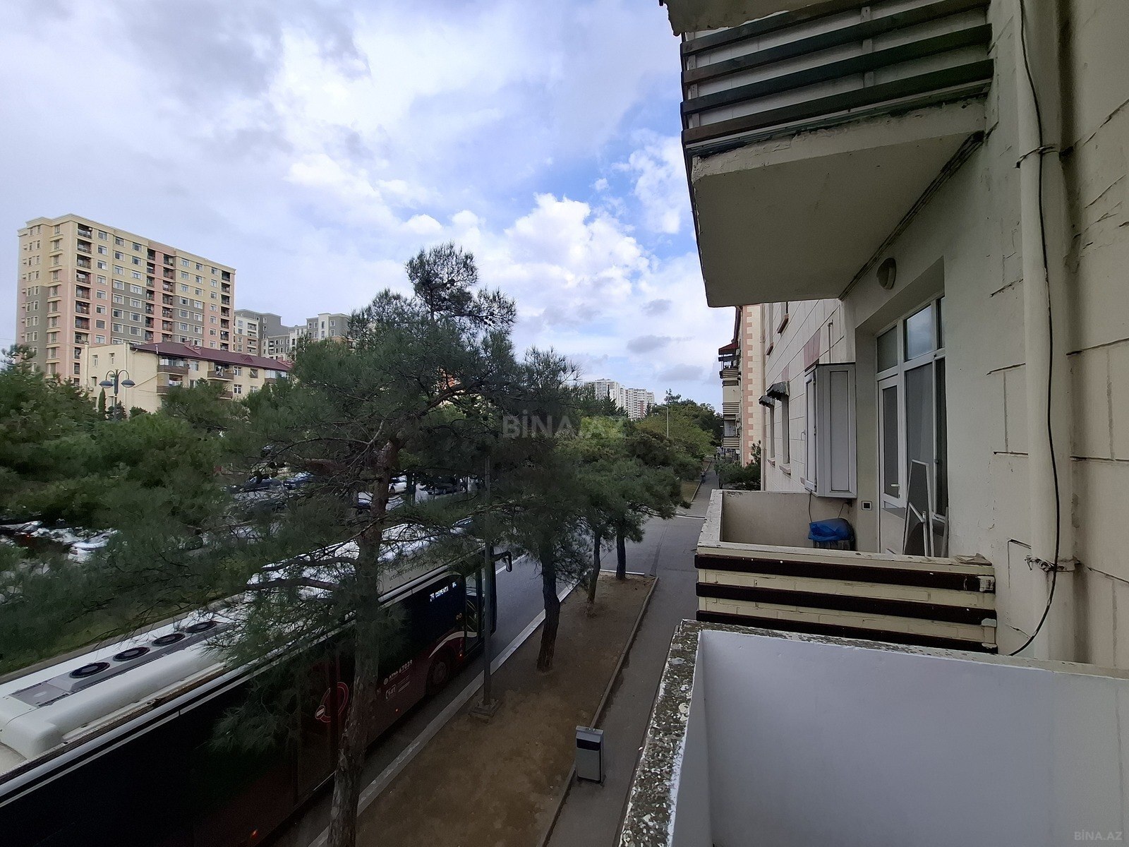 3 otaqlı Köhnə tikili, Qara Qarayev m., Bakı