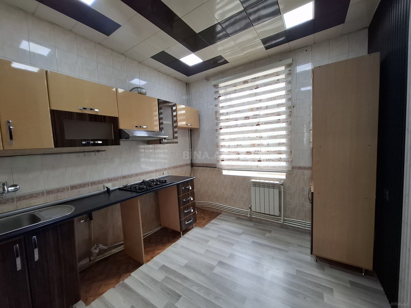 3 otaqlı Köhnə tikili, Qara Qarayev m., Bakı