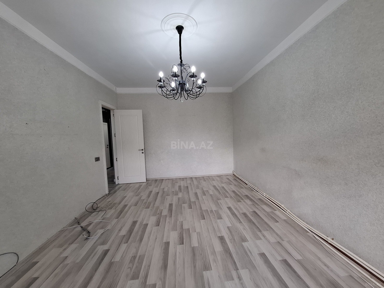 3 otaqlı Köhnə tikili, Qara Qarayev m., Bakı