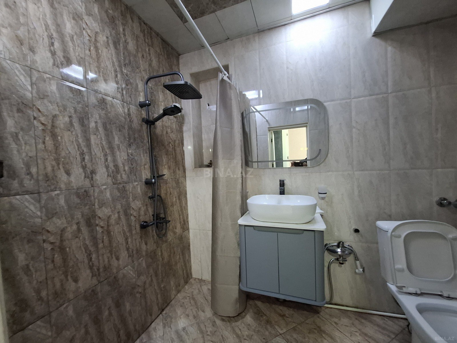 3 otaqlı Köhnə tikili, Qara Qarayev m., Bakı