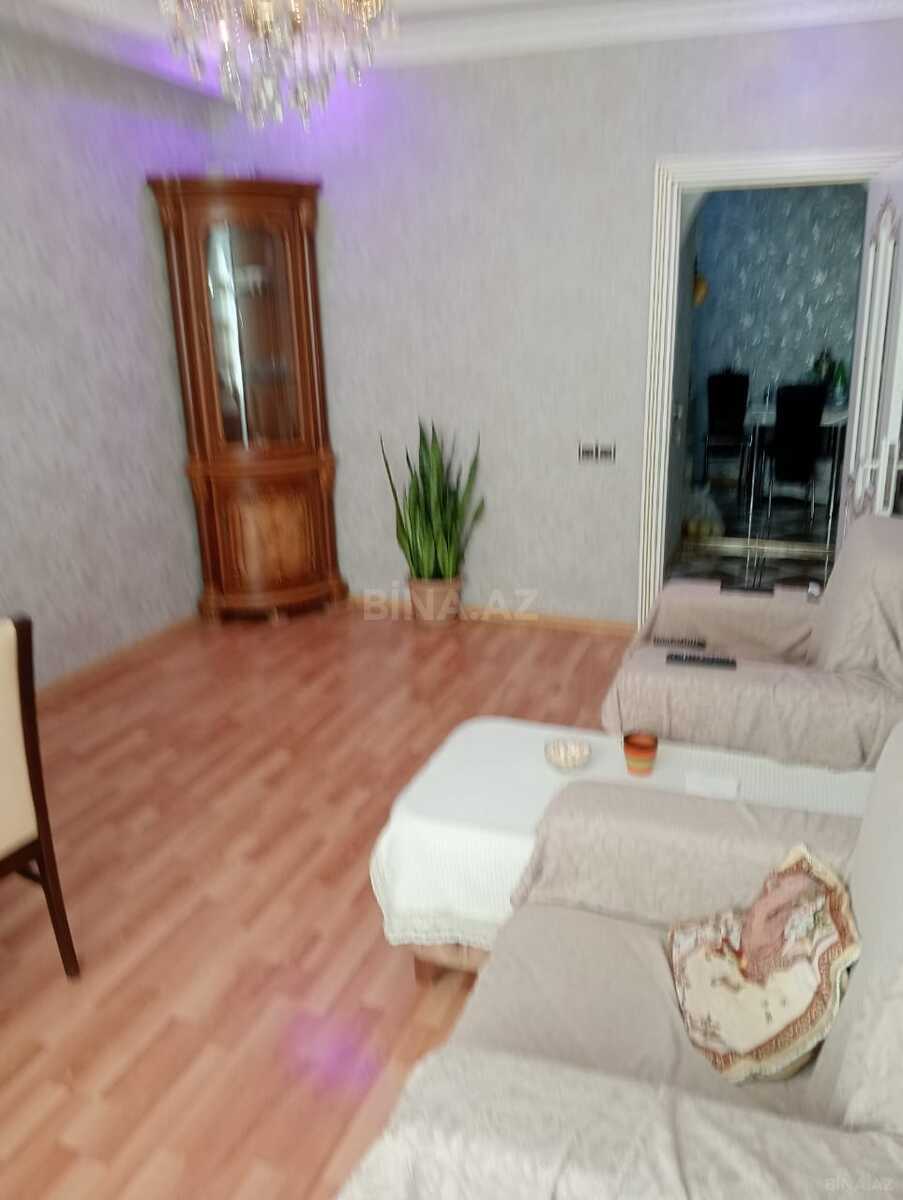 3 otaqlı Yeni tikili, Xırdalan