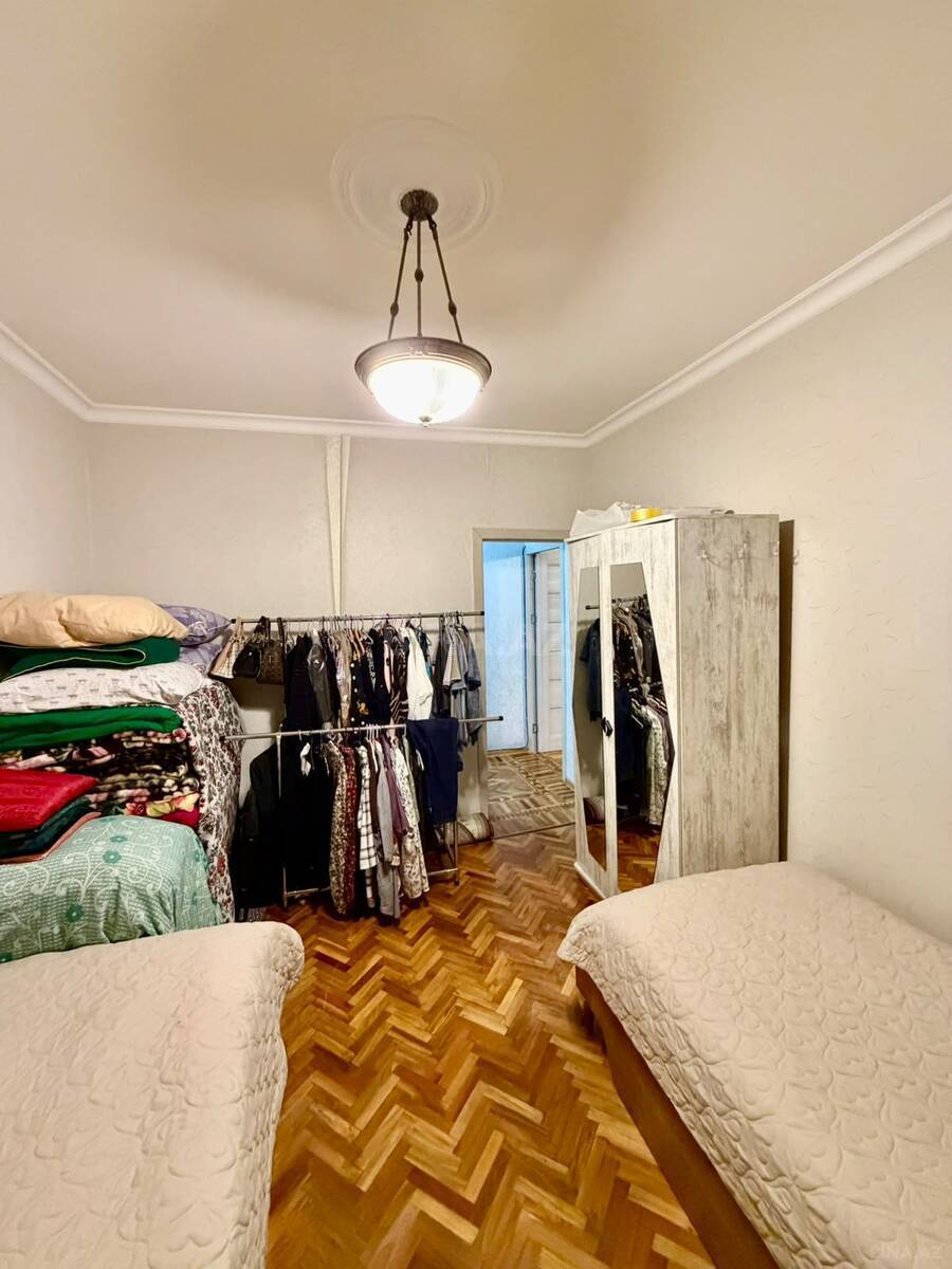 2 otaqlı Köhnə tikili, 8-ci mikrorayon q., Bakı