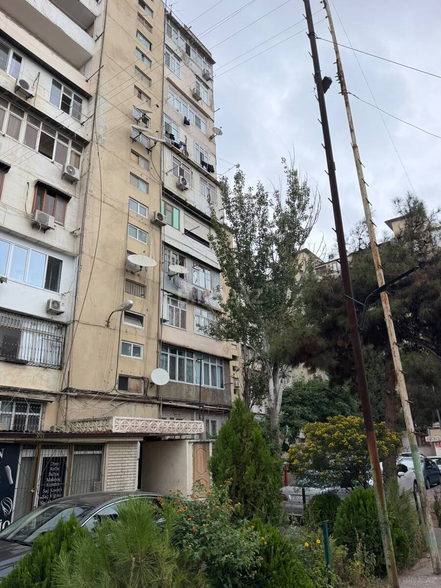 2 otaqlı Köhnə tikili, 8-ci mikrorayon q., Bakı