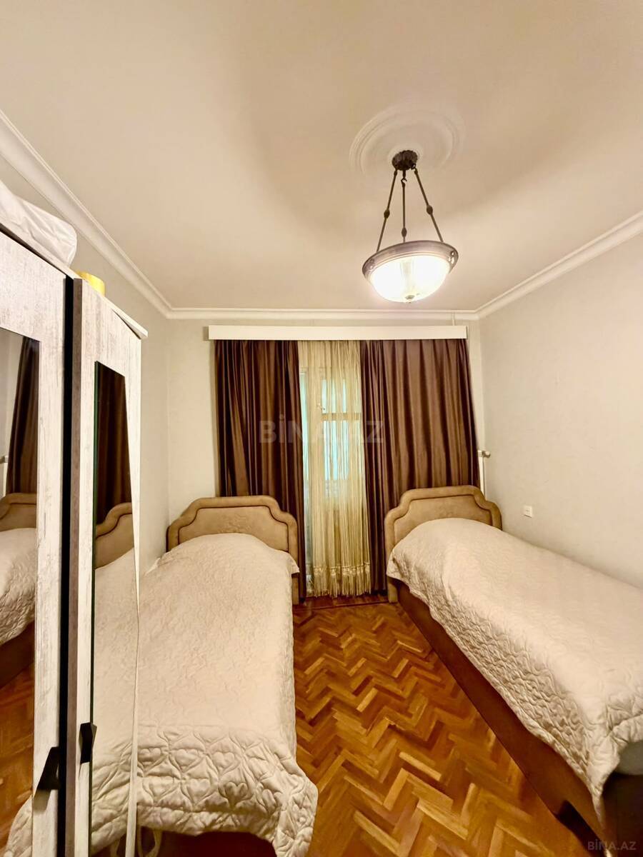 2 otaqlı Köhnə tikili, 8-ci mikrorayon q., Bakı