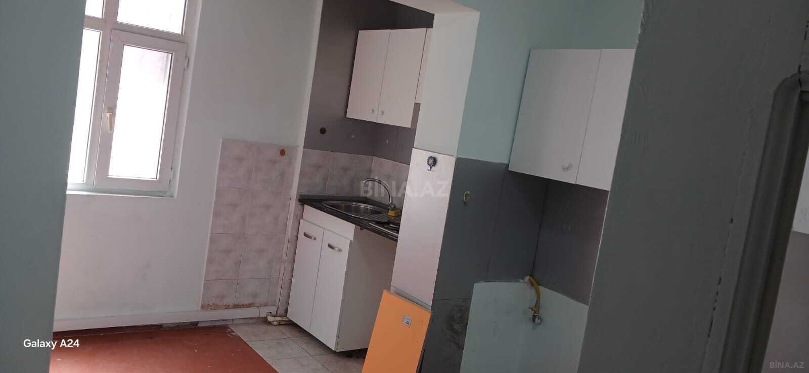 3 otaqlı Köhnə tikili, Həzi Aslanov m., Bakı