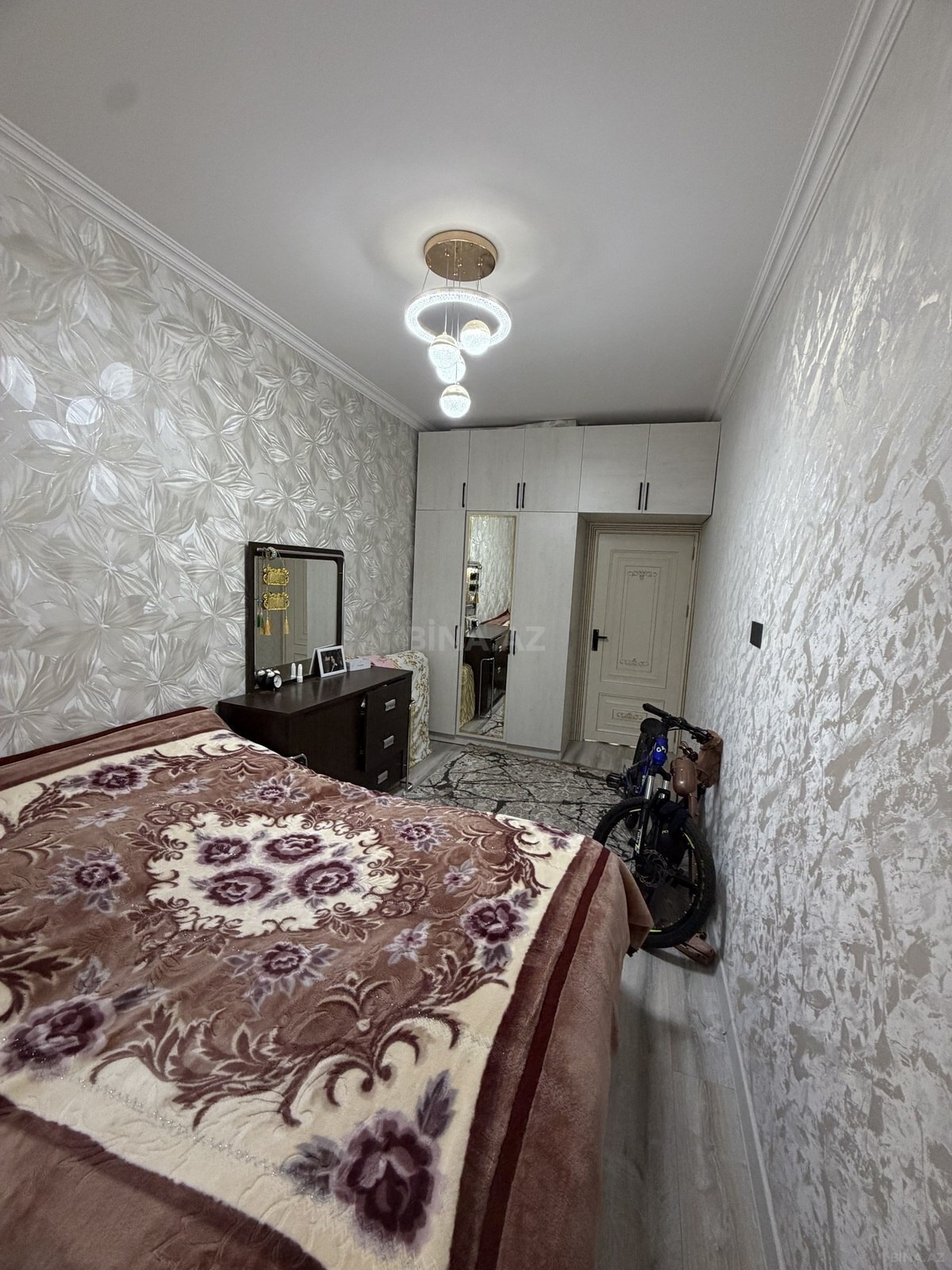 3 otaqlı Köhnə tikili, Memar Əcəmi m., Bakı
