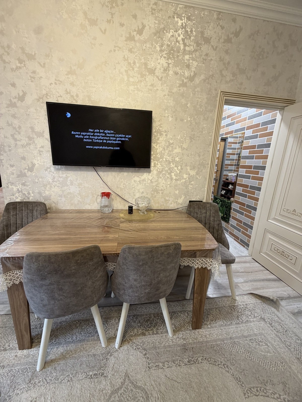 3 otaqlı Köhnə tikili, Memar Əcəmi m., Bakı